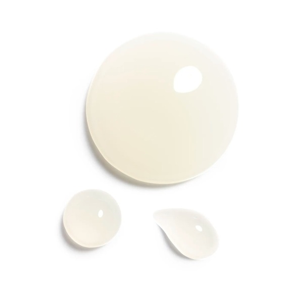 CHANEL No.1 De Chanel Red Camellia Revitalizing Serum 1.7oz - Picture 2 of 4